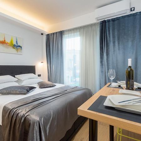 Studio Apartman Lilly With Private Parking In The Yard Of The House Πούλα Εξωτερικό φωτογραφία
