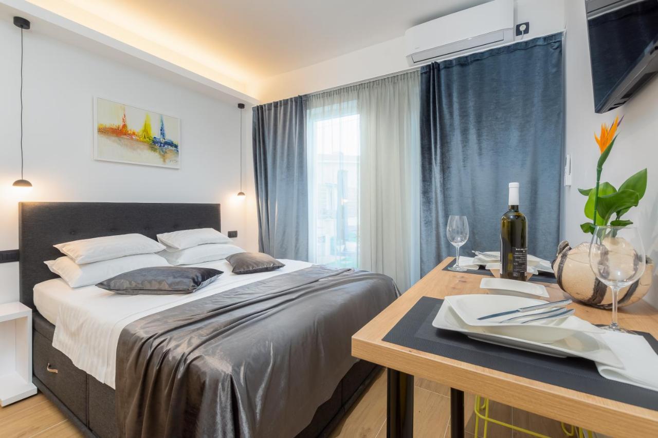 Studio Apartman Lilly With Private Parking In The Yard Of The House Πούλα Εξωτερικό φωτογραφία