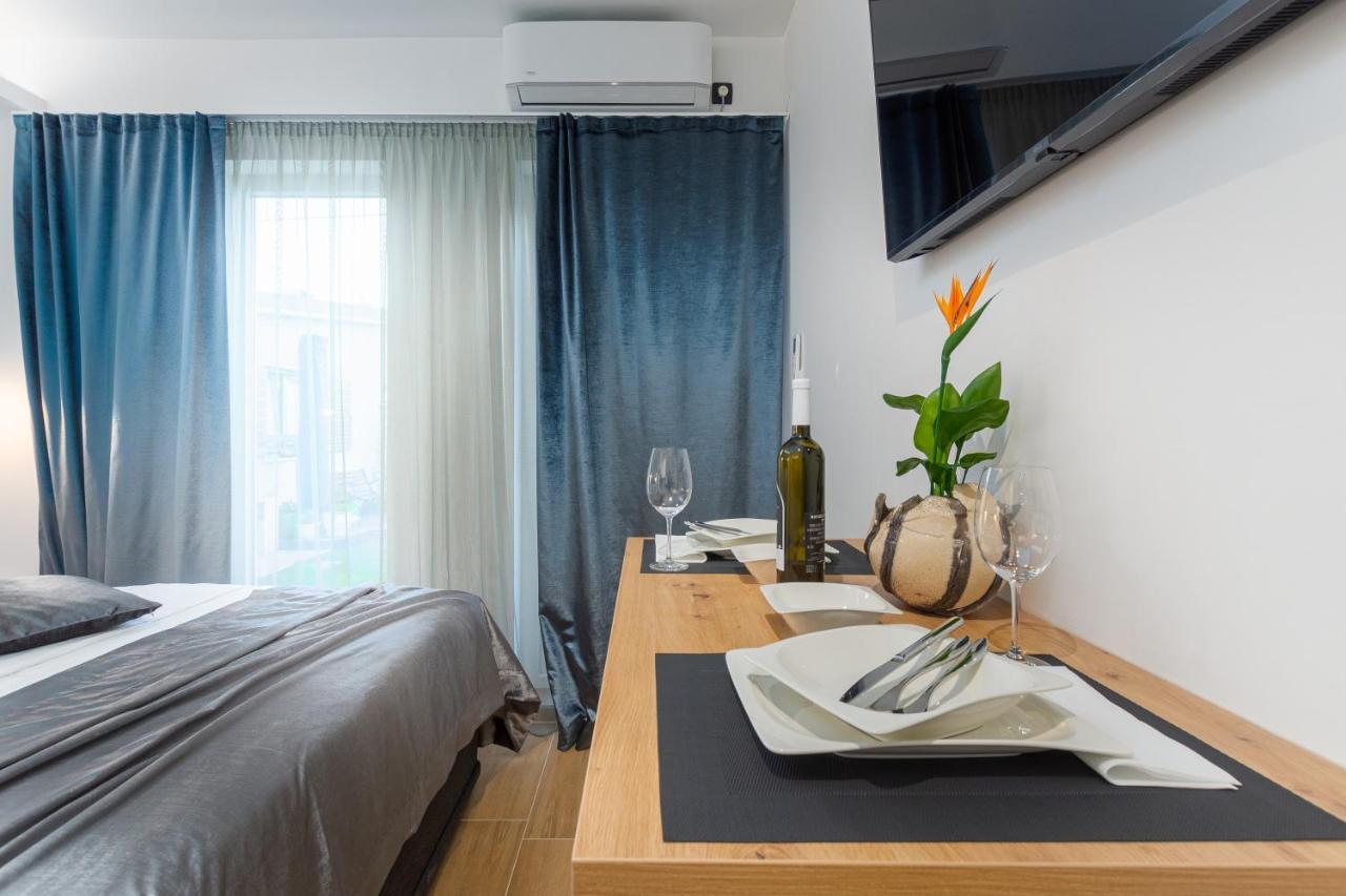 Studio Apartman Lilly With Private Parking In The Yard Of The House Πούλα Εξωτερικό φωτογραφία