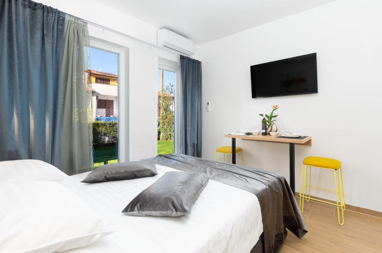 Studio Apartman Lilly With Private Parking In The Yard Of The House Πούλα Εξωτερικό φωτογραφία