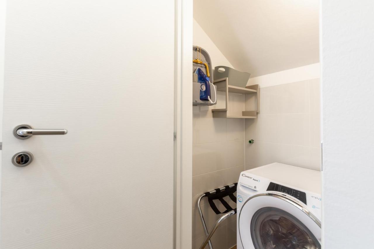 Studio Apartman Lilly With Private Parking In The Yard Of The House Πούλα Εξωτερικό φωτογραφία